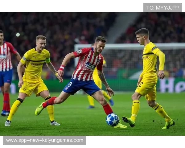 欧冠球队在赛前适应训练中强调压迫细节执行