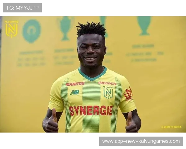 红军夏窗标王到位,伊萨克合练照曝光状态出色,伊萨克斯 红军夏窗标王到位,伊萨克合练照曝光状态出色,伊萨克斯