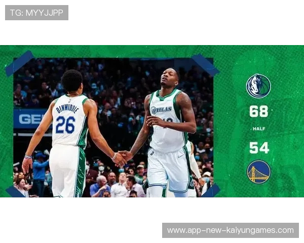 金州勇士对阵达拉斯独行侠:斯蒂芬·库里追身三分,外线一开就停不住 金州勇士对阵达拉斯独行侠:斯蒂芬·库里追身三分,外线一开就停不住